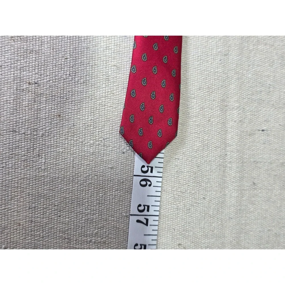 Briar Mens Silk Tie Red Micro Paisley Hand Fashioned M.M. Ullman Co Natchez MS